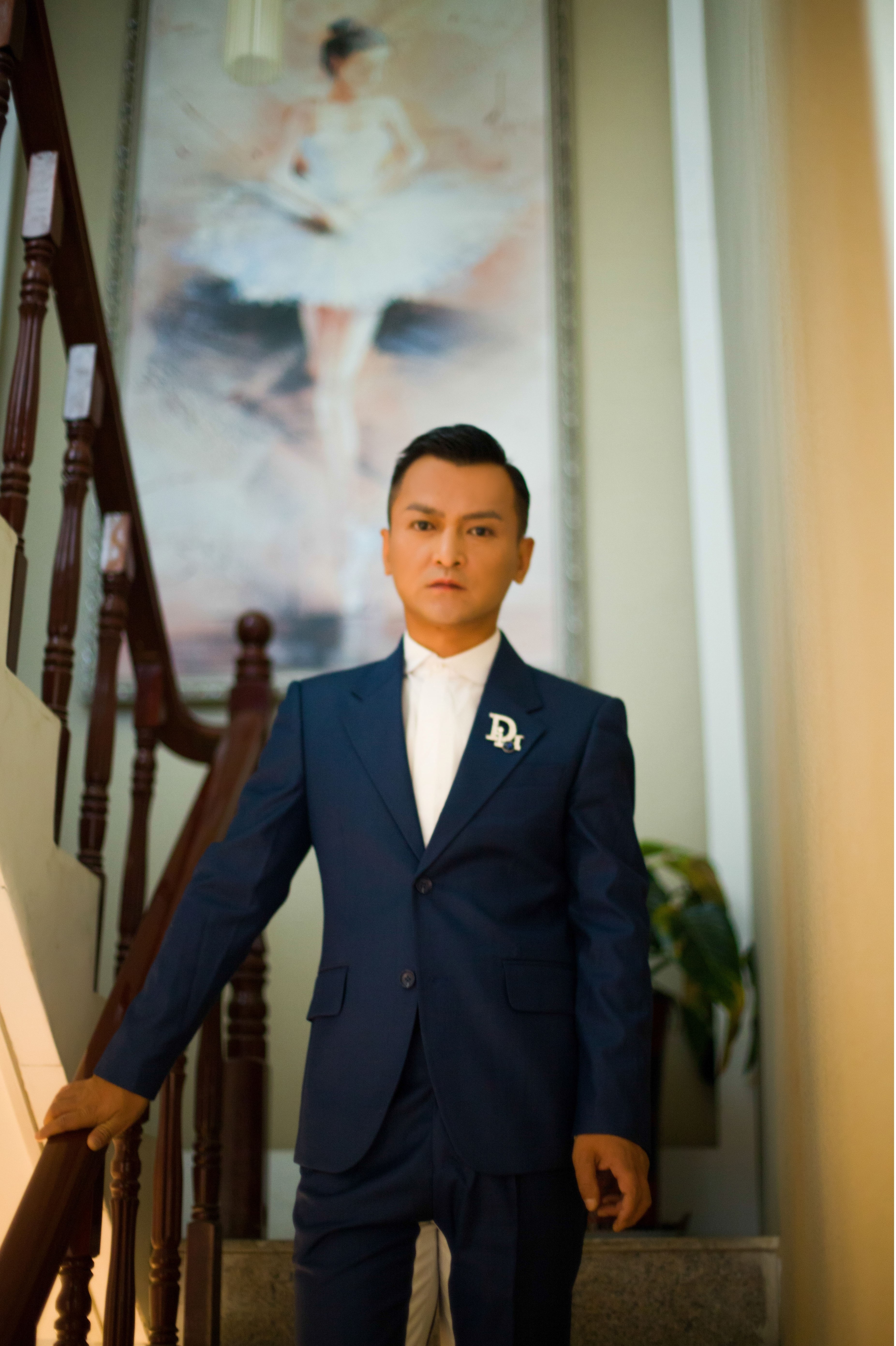  p data-id="gnxb8qr8uf">江东,11月7日出生于山东聊城,歌手.