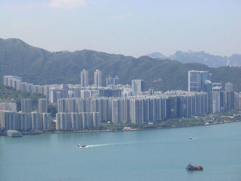 香港岛 /a>东区鲗鱼涌的大型住宅屋苑,占地面积为53亩,由太古地产兴建