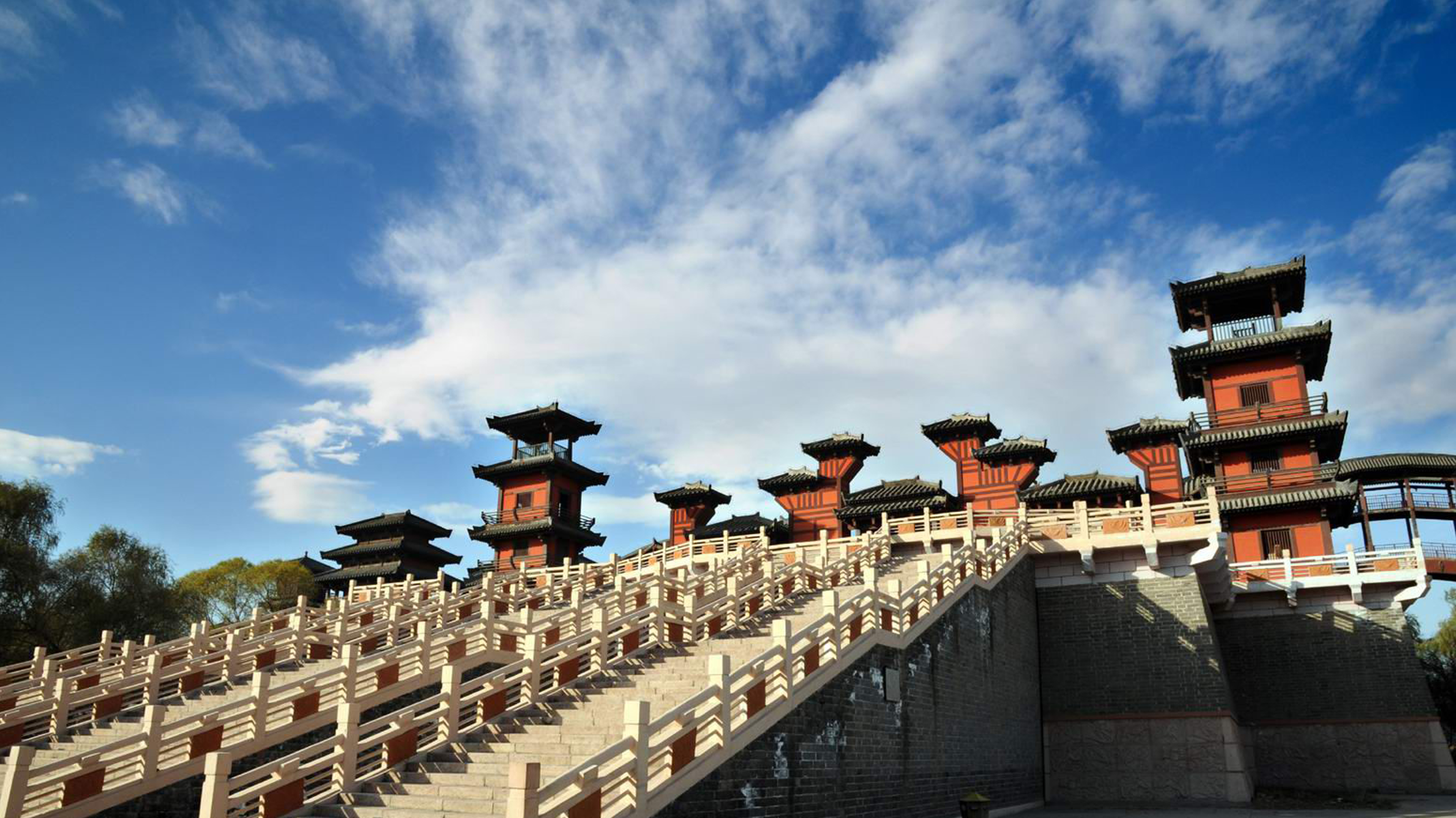 河北省保定市涿州市码头镇,是以影视拍摄和制作服务为主,兼具观光旅游