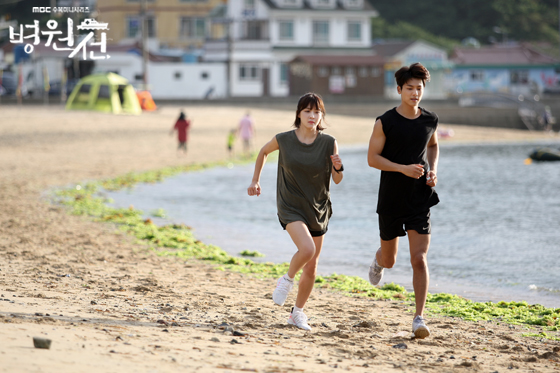  p data-id="gnbxj8vjhu">《医疗船》是韩国mbc电视台于2017年8月30