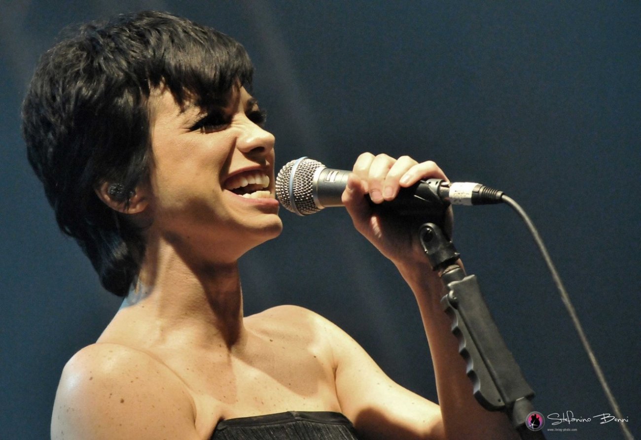  p>dolcenera是意大利歌手emanuela trane的艺名,取自fabrizio de