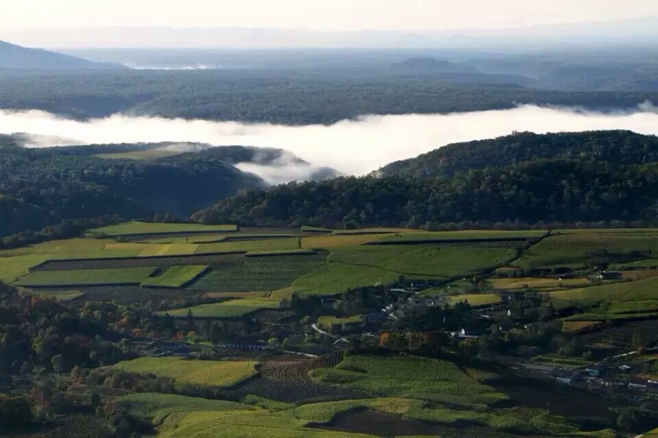  p>位于吉林省安图县两江镇,长白山脚下,紧邻松花江,物华天宝,人杰