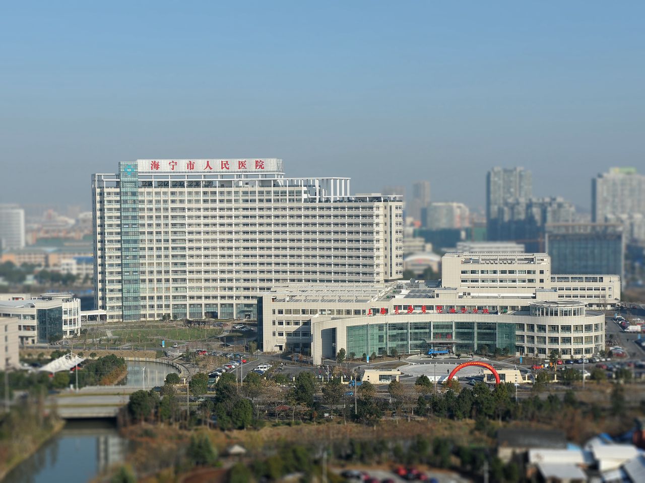  p>海宁市人民医院(浙江大学医学院附属第一医院海宁院区)始建于1943