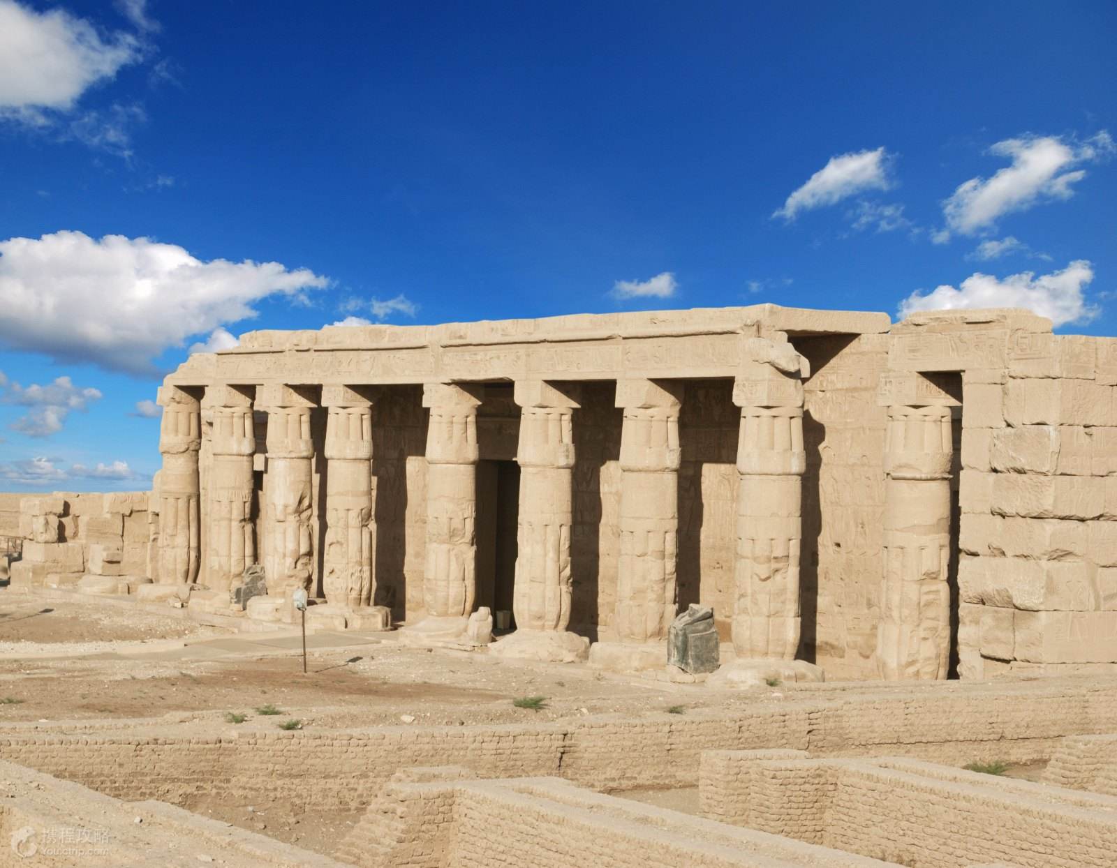  p>卢克索为埃及古城,位于南部 a target="_blank" href="/item