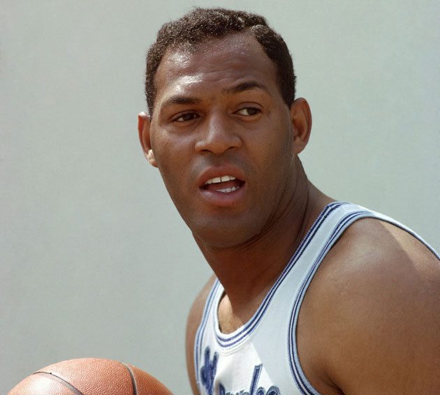  p>埃尔金·贝勒(elgin baylor,1934年9月16日—2021年3月),出生于