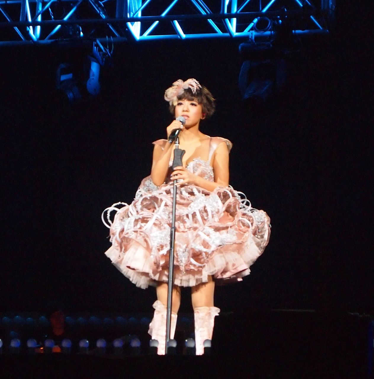 1982年4月17日出生于浙江省嘉兴市嘉善县,中国内地流行乐女歌手