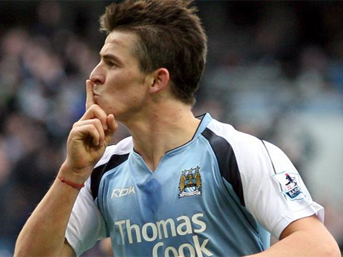  p>乔伊·巴顿(joey barton,1982年9月2日-),是一名 a target="_blank