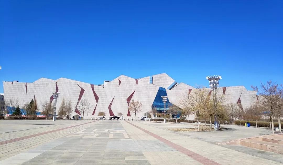  p>巴林右旗博物馆,位于内蒙古自治区赤峰市巴林右旗大板镇巴林路东段