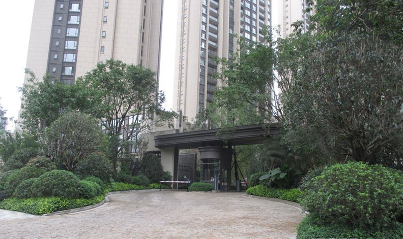  p>环球汇广场天誉位于成都市锦江东大路,由 a target="_blank" href=