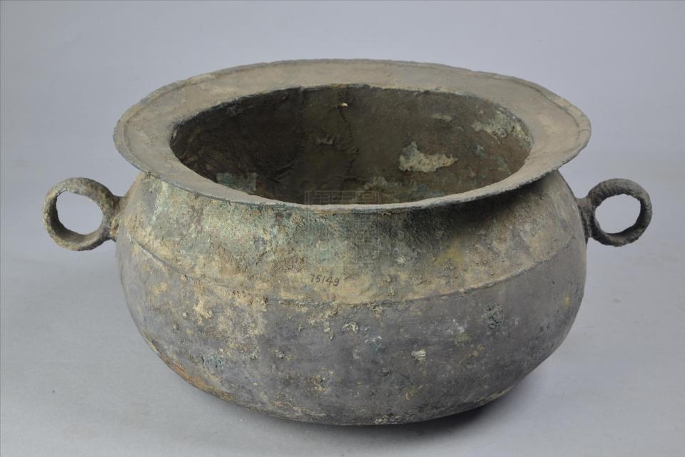 西汉铜釜