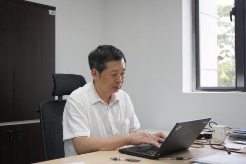 黄学杰（中国科学院物理研究所研究员，中国科学院大学光电与材料学院教授、博士生导师）_百度百科