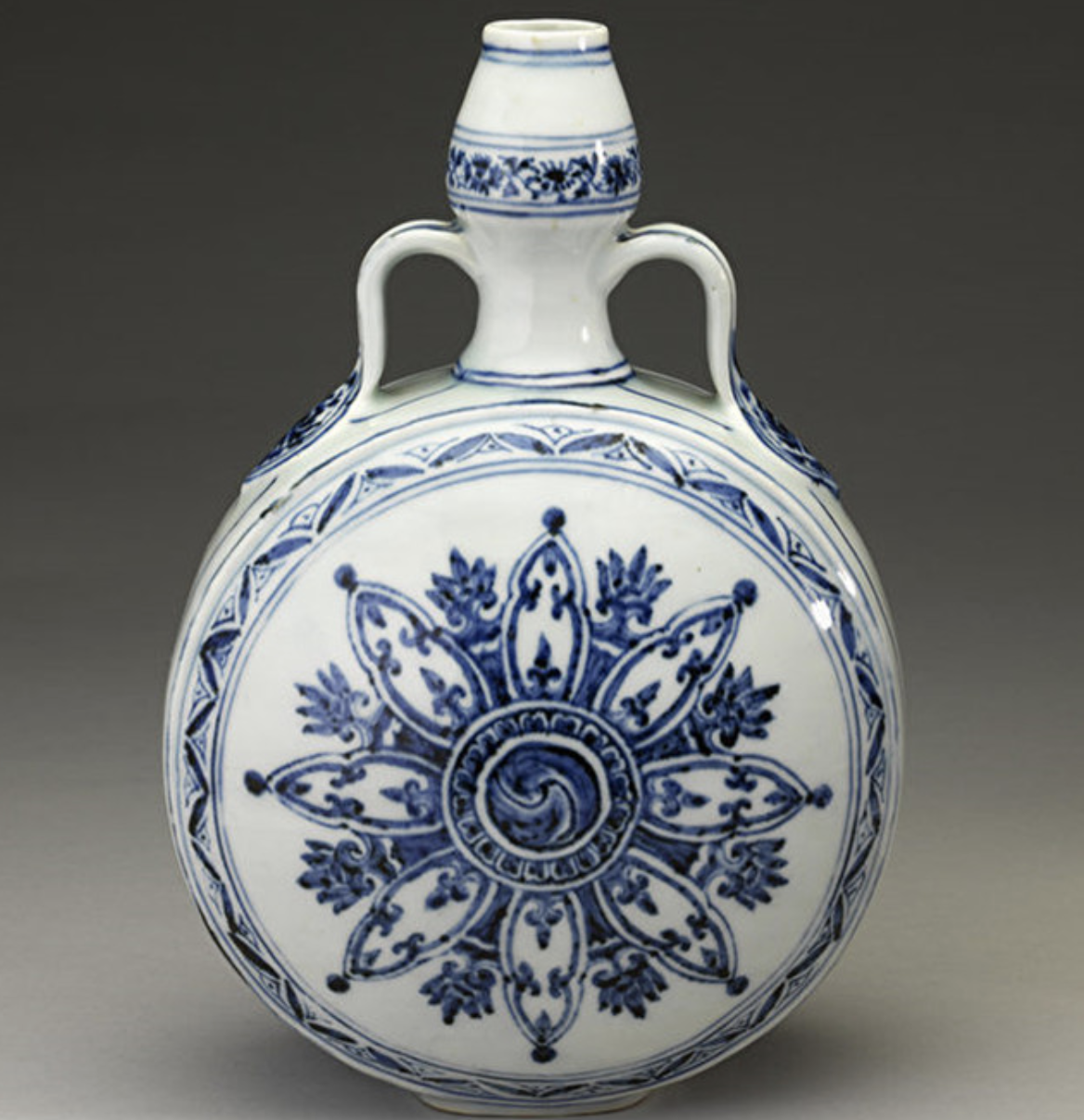 明永乐青花瓷 工艺精湛 融合伊斯兰因素 百科ta说