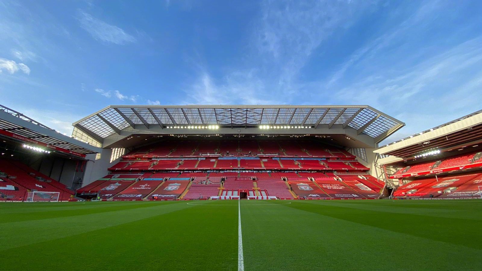  p>为了纪念1900年的spion kop战役而在anfield( a href="#" data