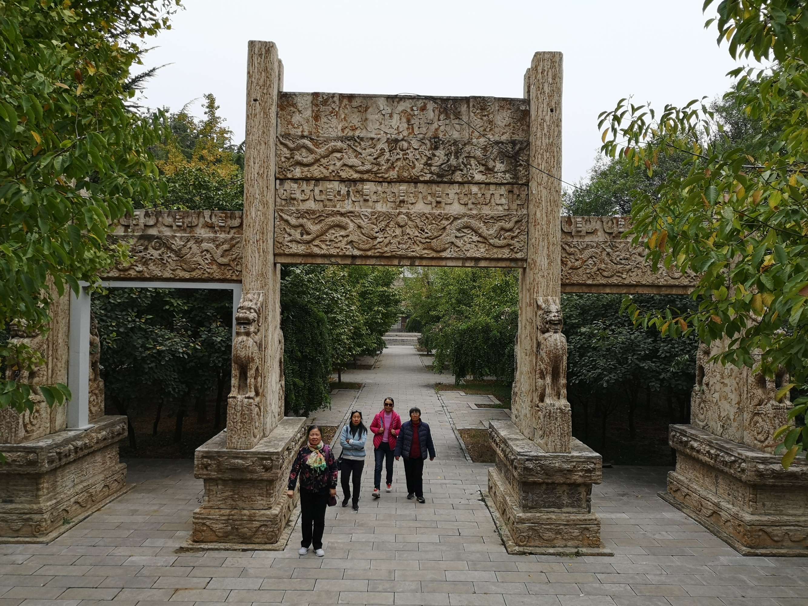  p data-id="gnbl6zdura">衡王府位于青州城南门里西侧,明宪宗成化二