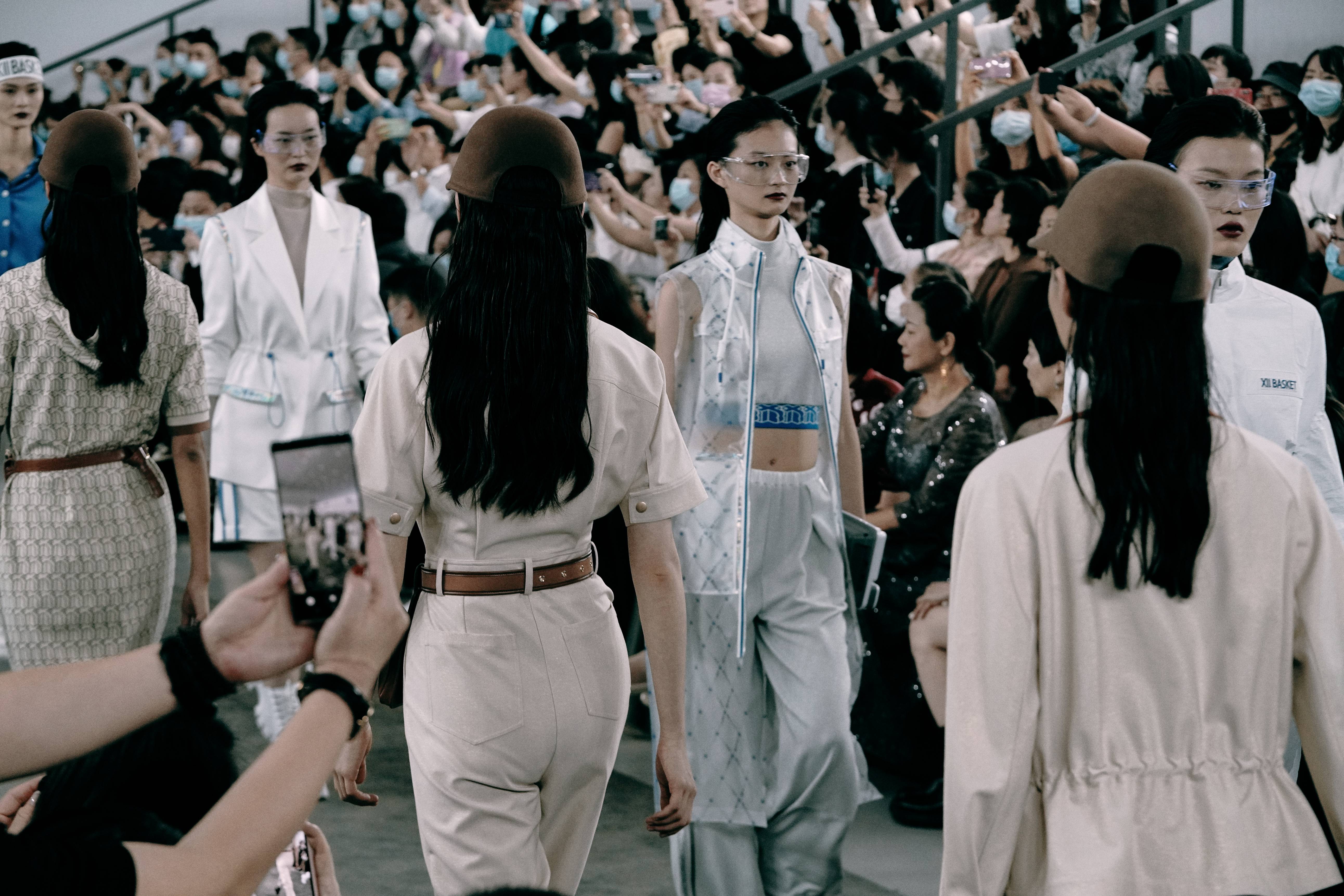  p data-id="gnfe2w77sn">轻奢女装品牌——xii basket十二篮,隶属于 