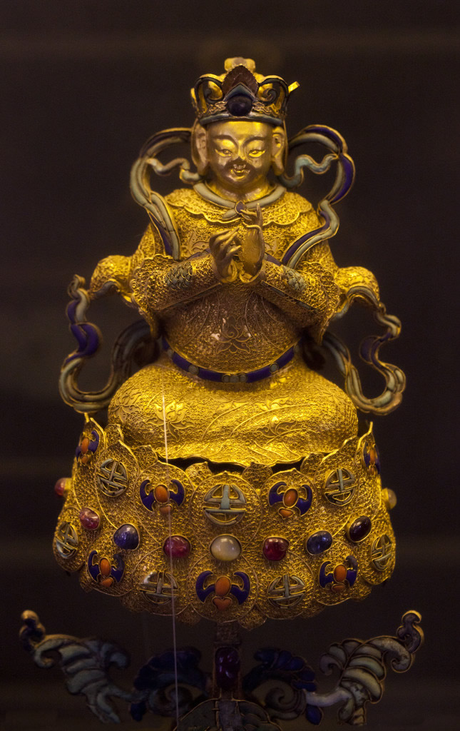 又作遮迦越罗王,遮迦瓦丁,遮迦越王,转轮圣王,转轮圣帝,轮王,真法之王