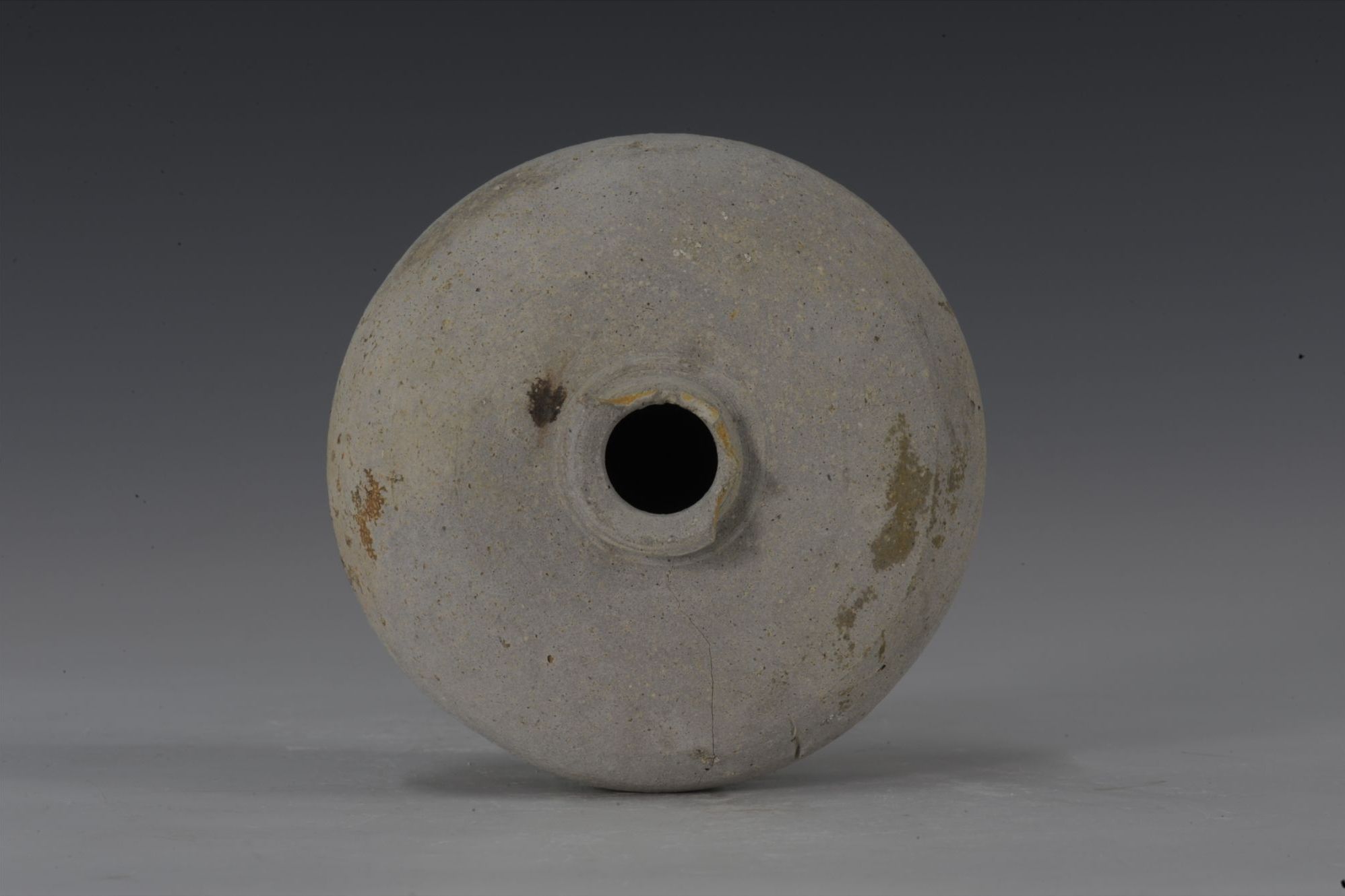 宋代酱釉小口陶罐