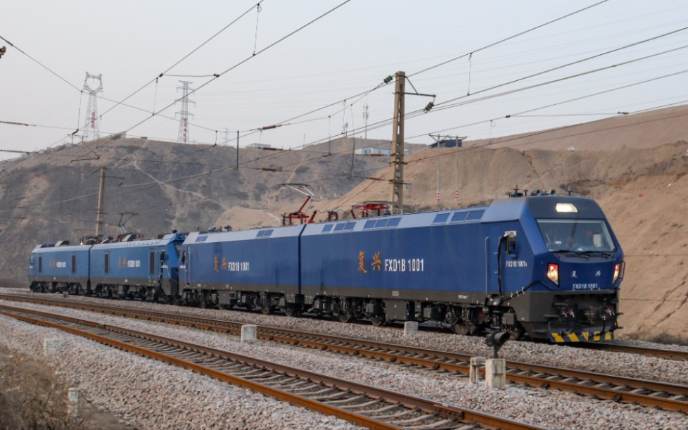 和谐1f型电力机车