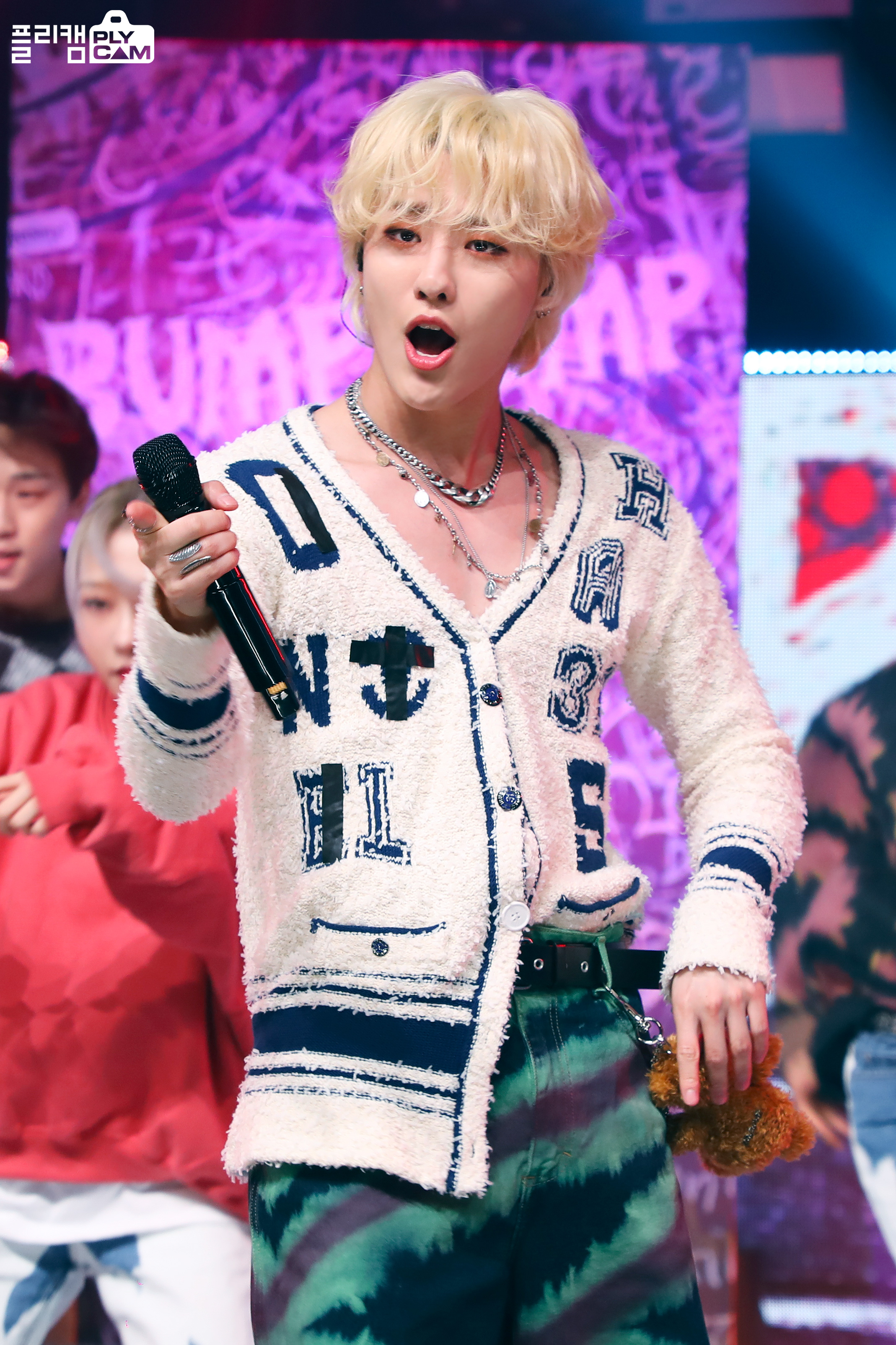 中韩男子演唱组合 a target="_blank" href="/item/uniq/15764205"