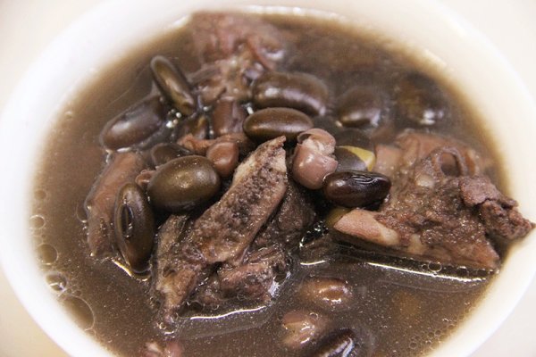 黑豆炖排骨