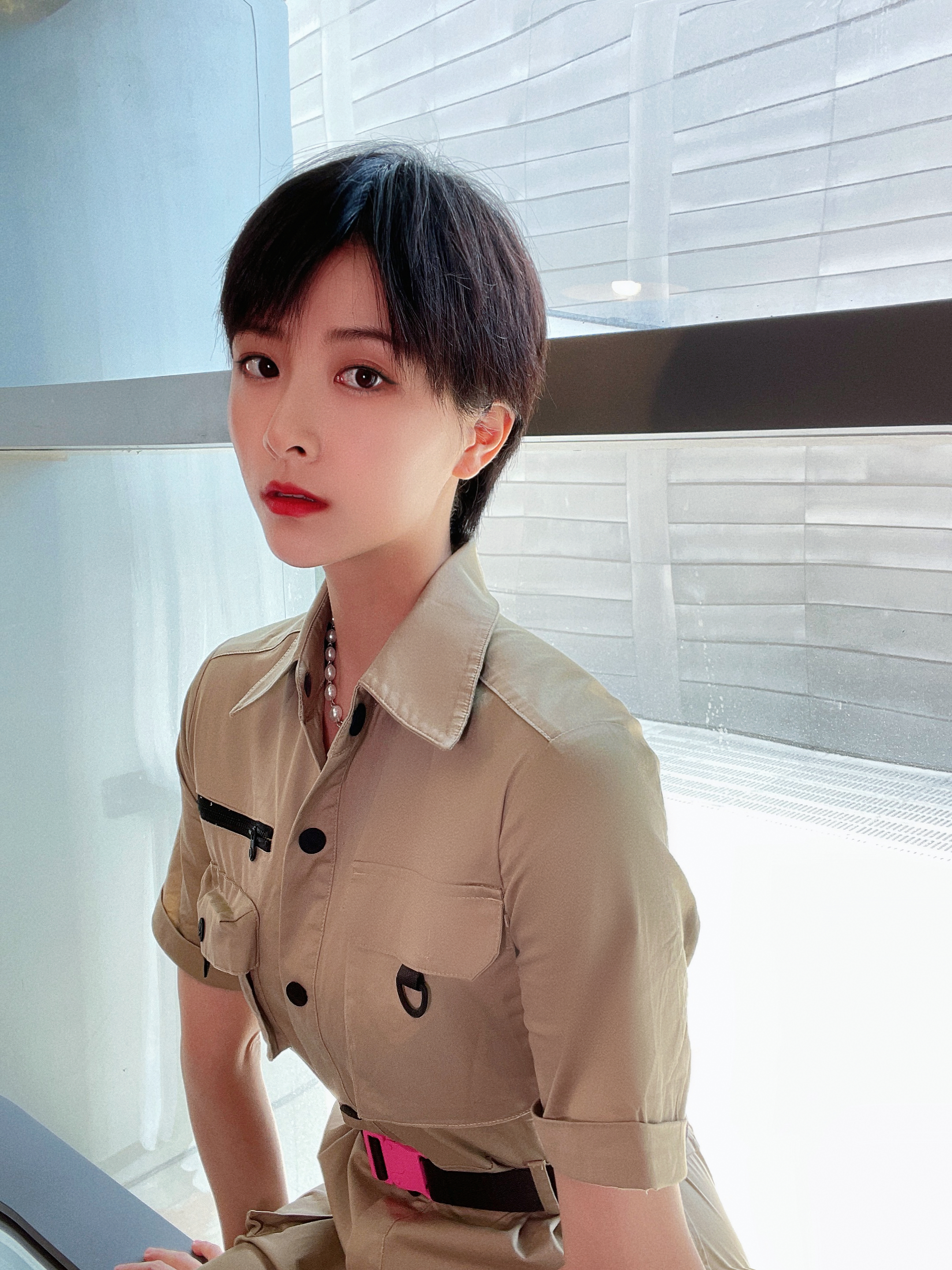 艺,1994年11月22日出生,毕业于北京现代音乐学院,中国内地影视女演员