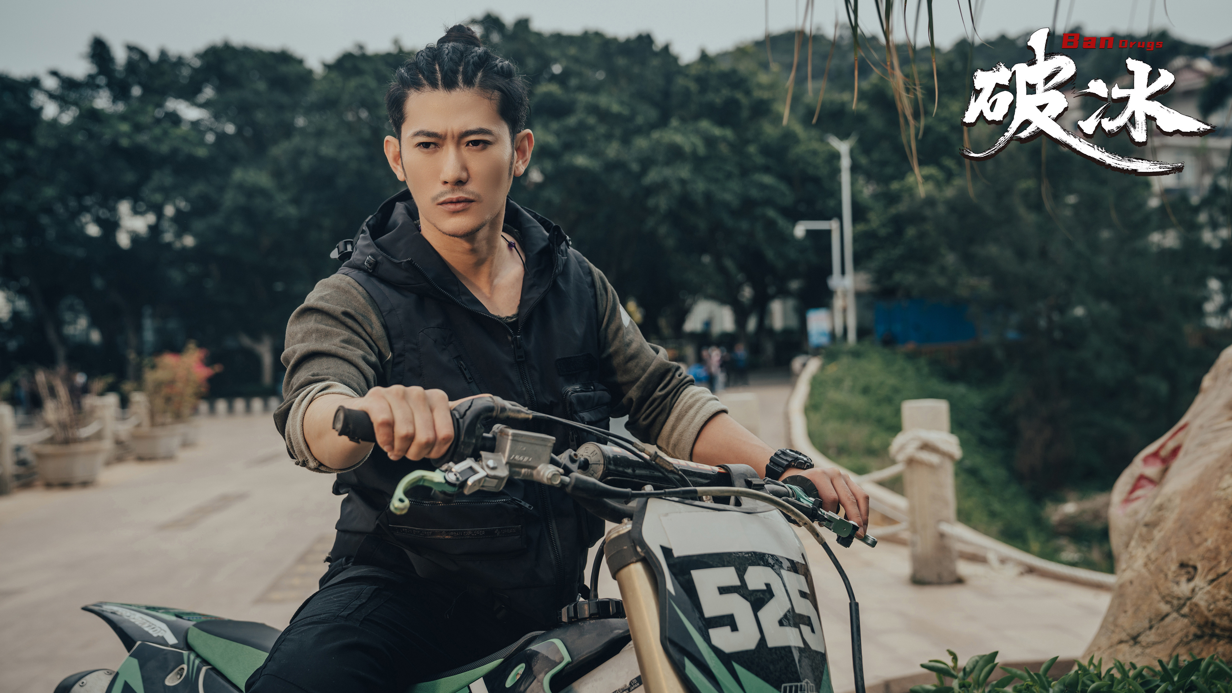  p>李乾锋,又名李火火武术跑酷双料冠军,中国内地男演员.