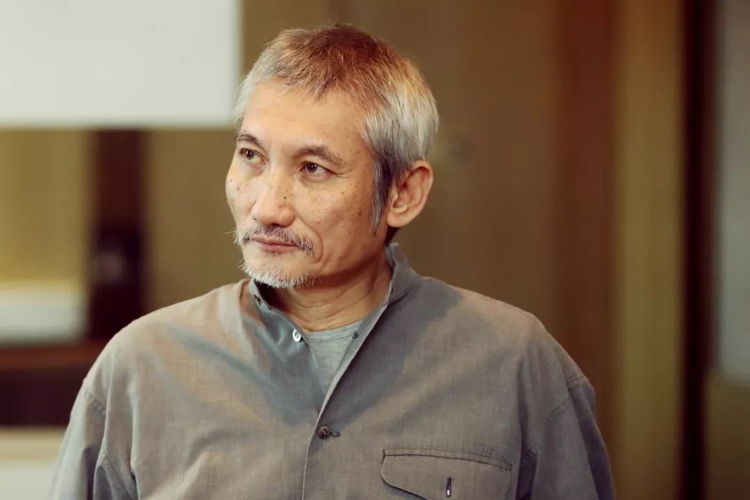 徐克邀请林青霞主演东方不败，为什么金庸不愿意？_百科TA说