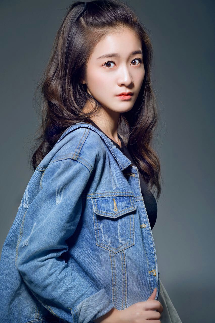  p>张雪迎,1997年6月18日出生于浙江省金华市义乌市,中国内地女演员