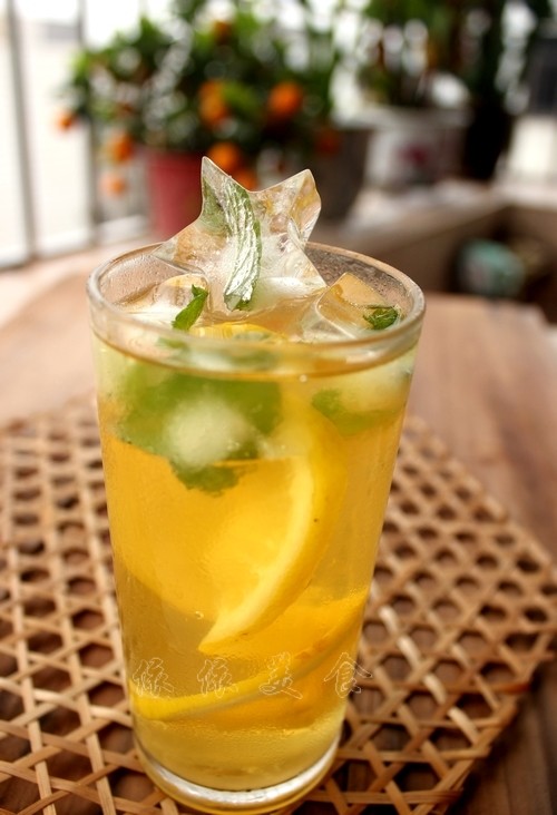 冰柠檬蜂蜜水