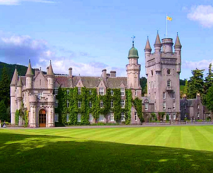  p>巴尔莫勒尔堡(balmoral castle)位于 a target="_blank" href="