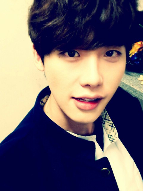 lee jong suk) /i>,1989年9月14日出生于京畿道龙仁,韩国男演员