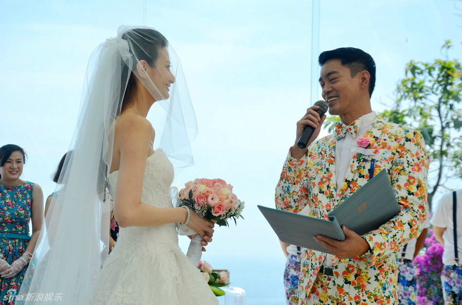  p>黄伊汶(emme wong),1981年1月3日出生于香港,中国香港女歌手,演员.