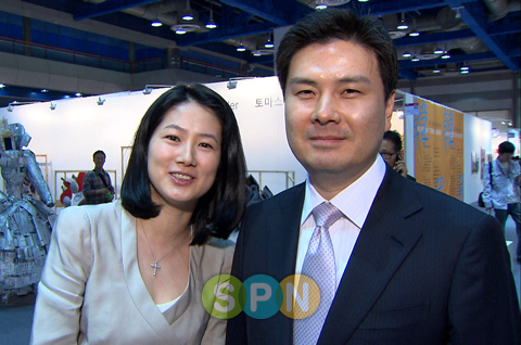  p>沈银河,1972年9月23日出生于韩国京畿道金浦市,韩国女演员.