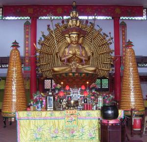  p>梅州禅林寺坐落于广东省 a target="_blank" href="/item/梅州市