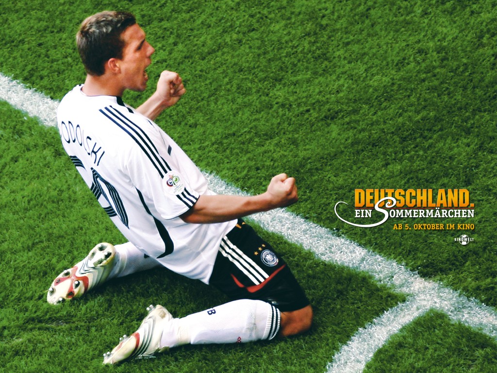 波多尔斯基从小在科隆长大,2003年11月加入 a href="#">科隆队 /a>.