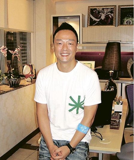  p>王喜,原名邝毅怡,1967年7月27日出生于香港,中国香港男演员,歌手