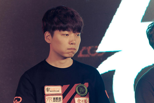  p>张庆欢,1991年2月12日出生于韩国,游戏id:marin,韩国《 a href="#"