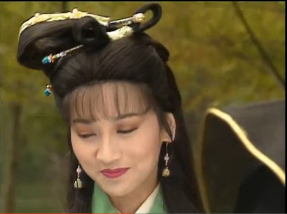  p>《秦始皇与阿房女》又名《秦始皇的情人》,根据历史小说《阿房宫》