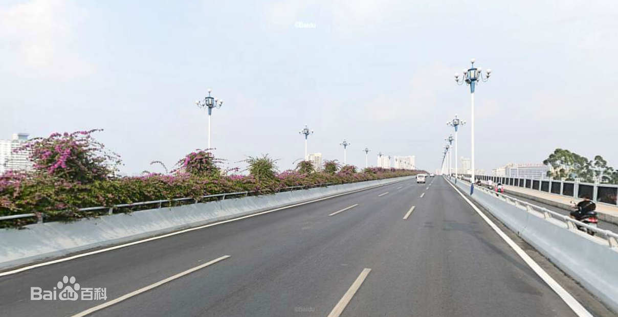  p>葫芦鼎大桥(huluding bridge),是中国广西壮族自治区南宁市境内