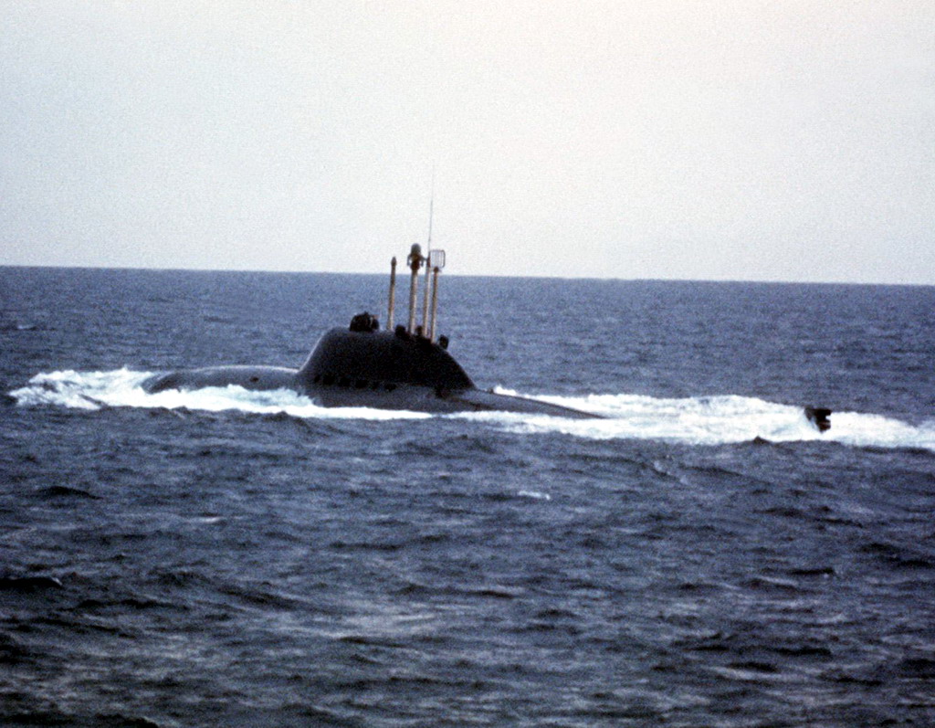  p>705型攻击核潜艇(俄文:проекта 705 《Лира》,中文