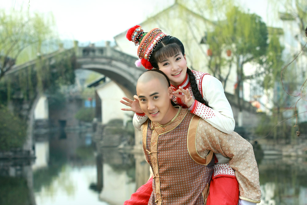 ">还珠格格 /a>》,由 a target="_blank" href="/item/李晟/5853848"