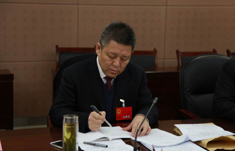  p>县委书记,县人大常委会主任梁栋主持开幕式.