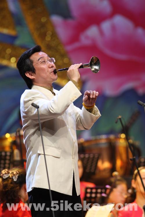 data-ctrid="sy9b8m1vmhgt">刘英,曾被称为中国最年轻的唢呐大师, 