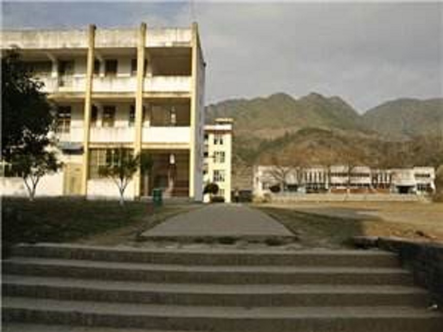 ">屏南二中坐落于原 a target="_blank" href="/item/屏南县/1032664"