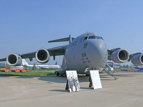 大型运输机