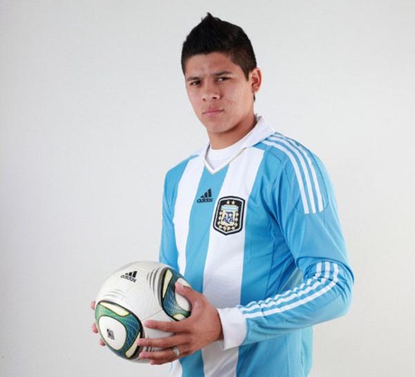  p> a target="_blank" href="/item/马科斯·罗霍">马科斯·罗霍 /a>