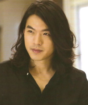  p>李威(leewei),1980年7月9日出生于中国台湾台北市,中国男演员,歌手