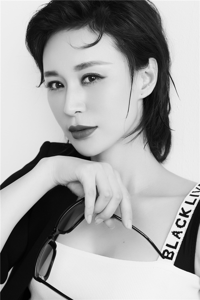  p>杨雨婷,1978年9月1日出生于河南省,中国内地女演员,毕业于 a