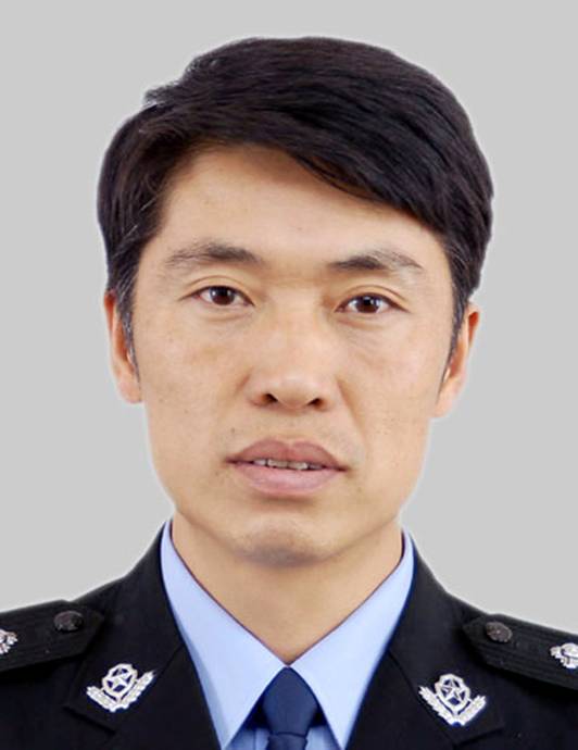  /p> p>现任云南大理州 a target="_blank" href="/item/祥云县公安局