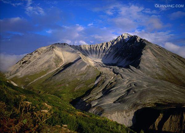  p>死火山指史前曾发生过喷发,但在人类历史时期从来没有活动过与长期